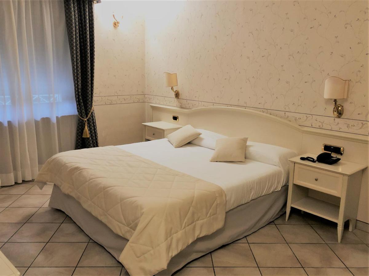 Hotel La Noce Chivasso Eksteriør billede